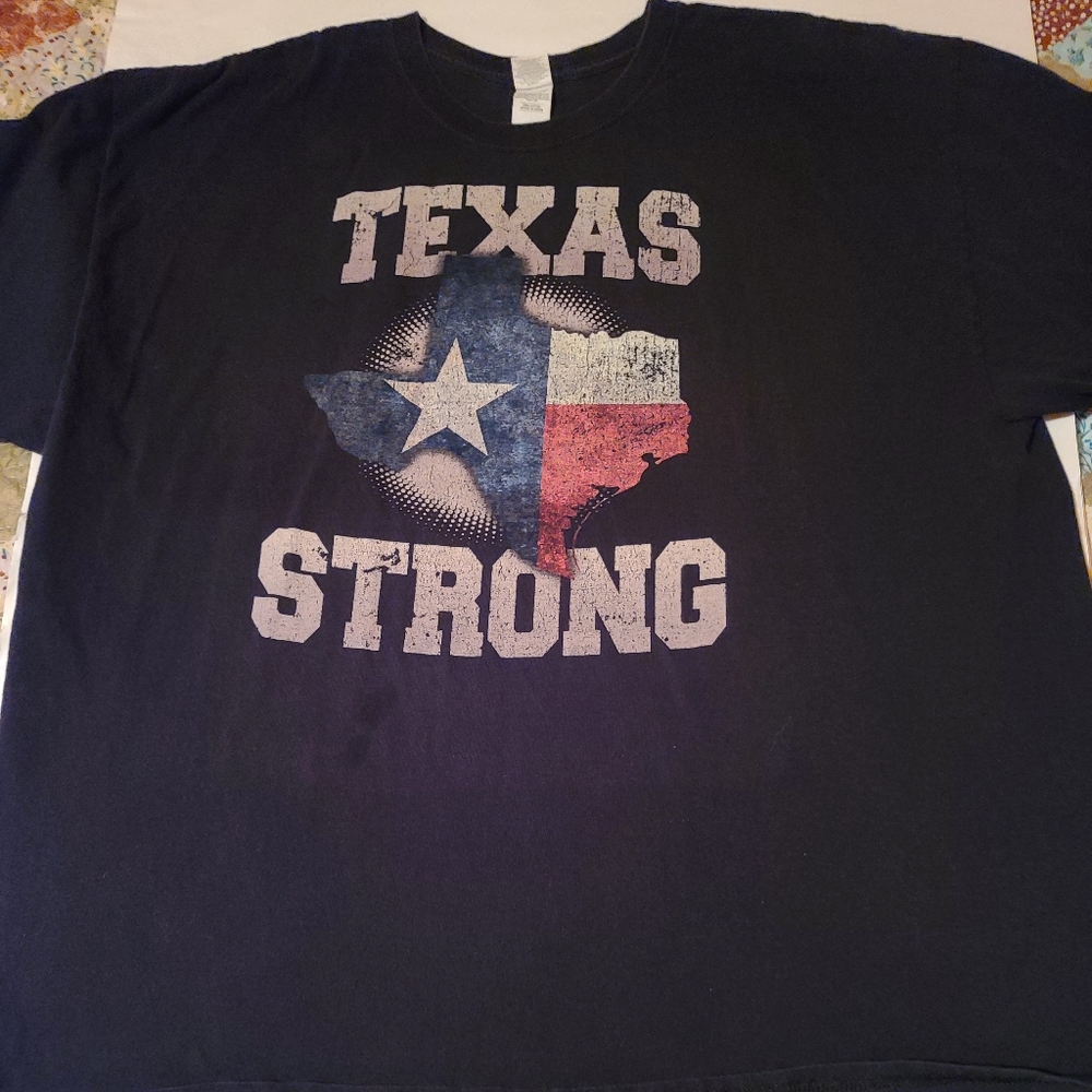 🦇2/$15 Texas tshirt